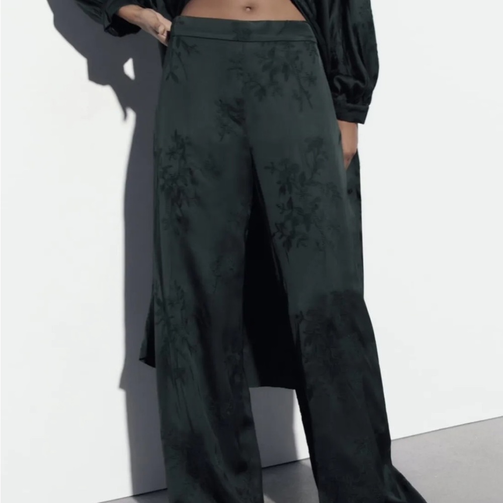 Zara  Wide Leg mbroidered Pants NWT